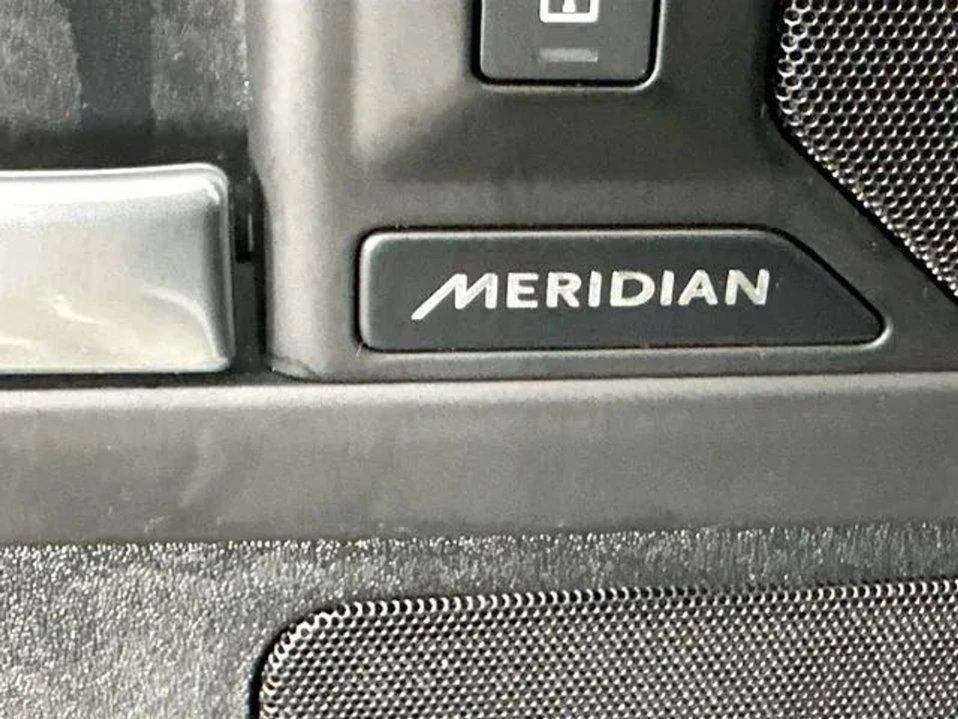 2025 Land Rover Defender L663 - Image 18 of 20