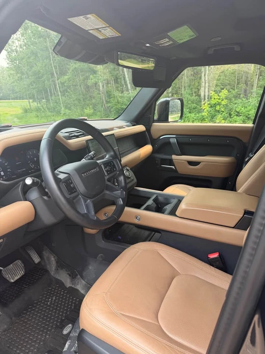 2025 Land Rover Defender L663 - Image 4 of 6