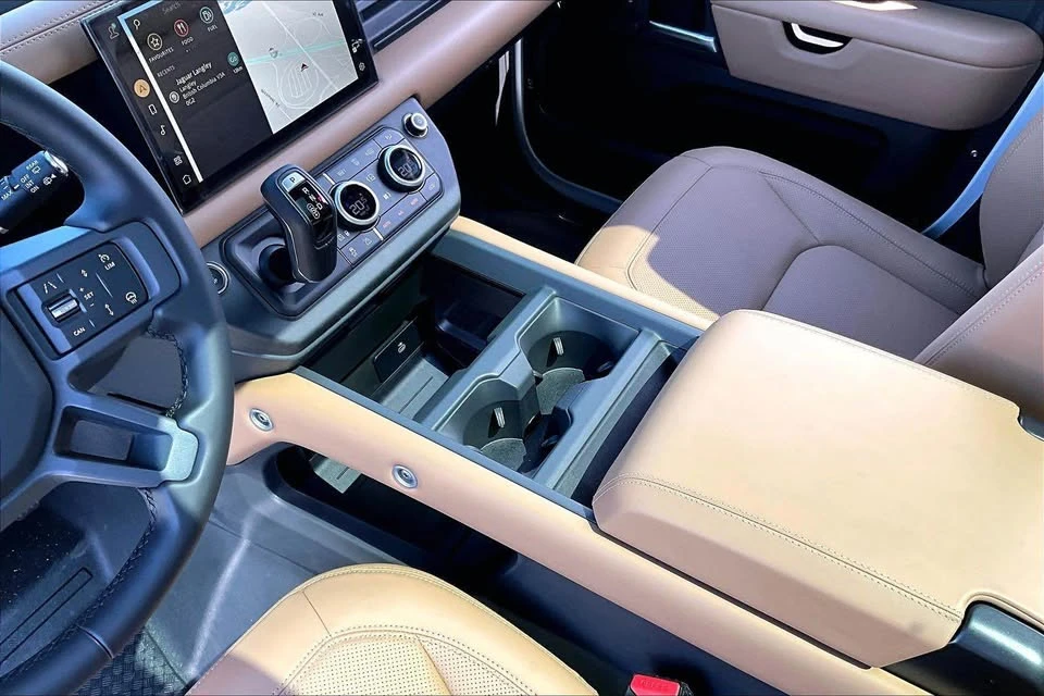 2025 Land Rover Defender L663 - Image 12 of 16