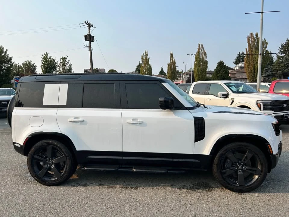 2025 Land Rover Defender L663 - Image 5 of 16