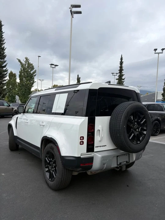 2025 Land Rover Defender L663 - Image 7 of 16