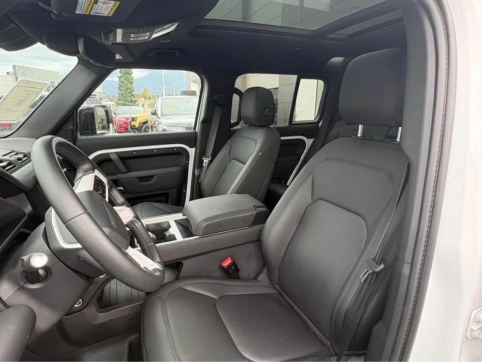 2025 Land Rover Defender L663 - Image 14 of 16