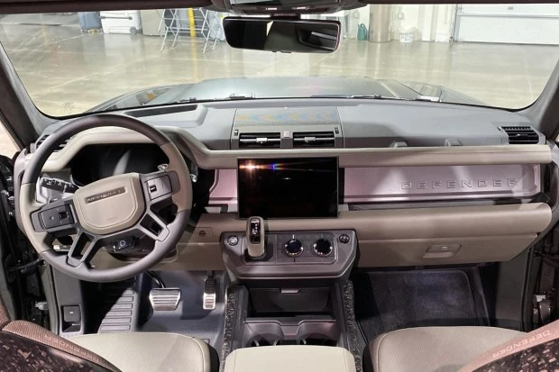 2025 Land Rover Defender L663 - Image 5 of 8