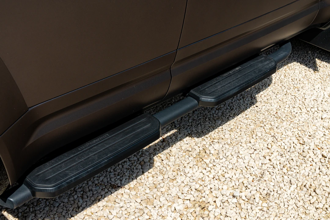 2025 Land Rover Defender Octa - Image 15 of 31