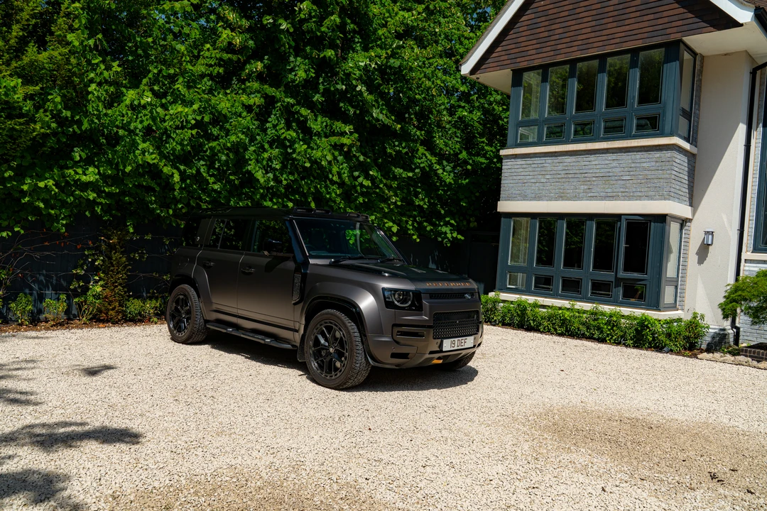 2025 Land Rover Defender Octa - Image 3 of 31