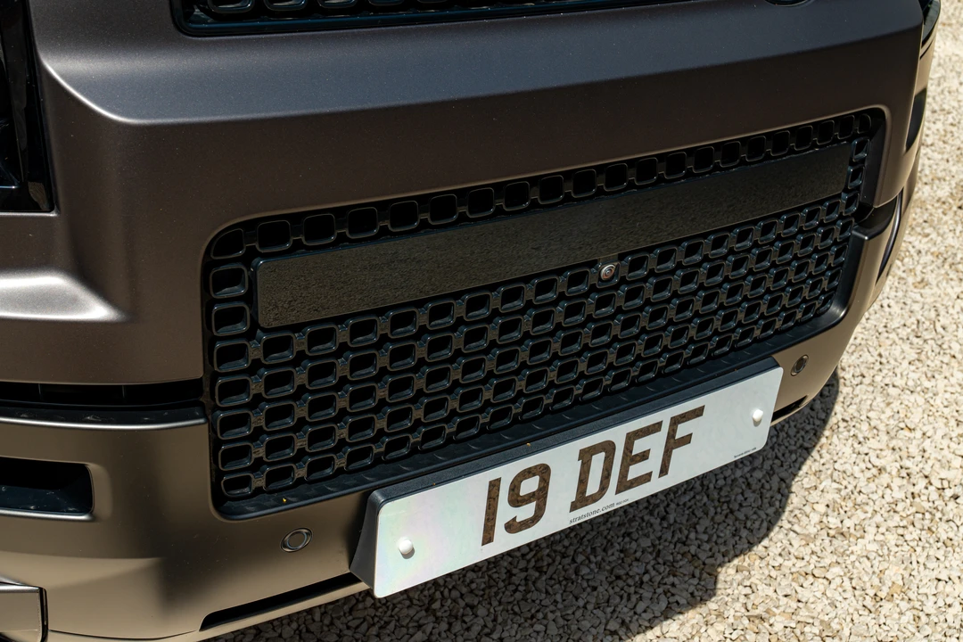 2025 Land Rover Defender Octa - Image 23 of 31