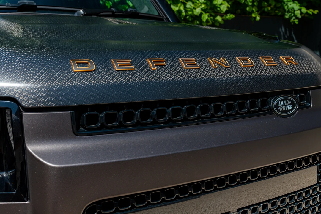 2025 Land Rover Defender Octa - Image 24 of 31