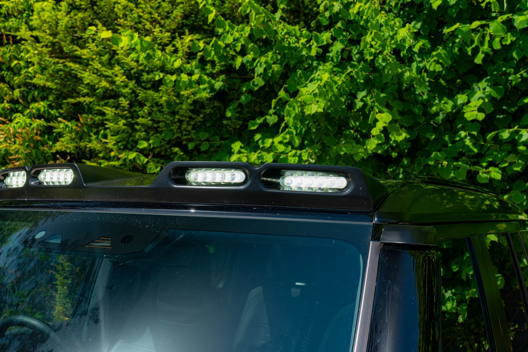 2025 Land Rover Defender Octa - Image 26 of 31