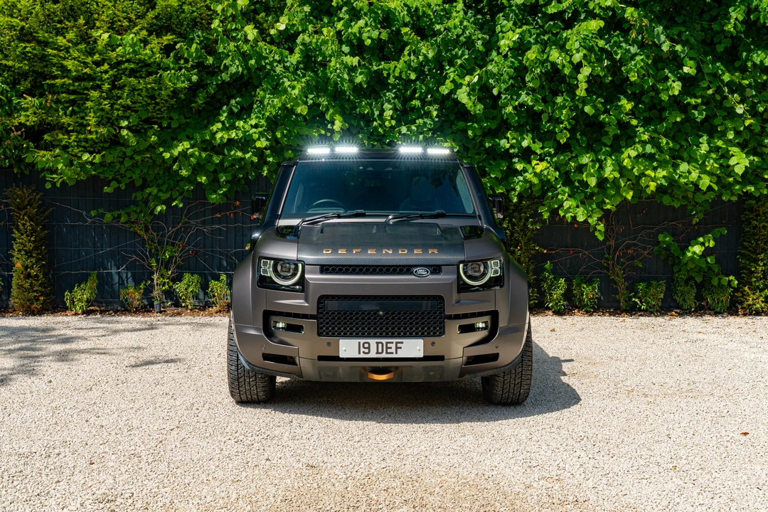 2025 Land Rover Defender Octa - Image 2 of 31