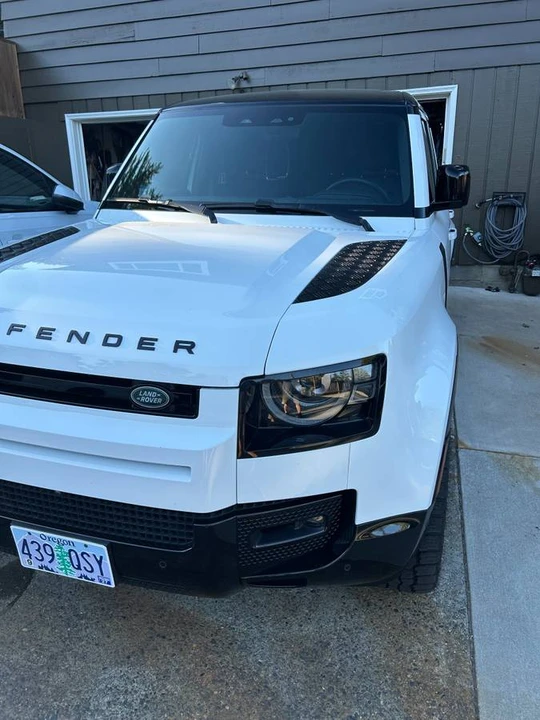 2025 Land Rover Defender V8 - Image 3 of 5