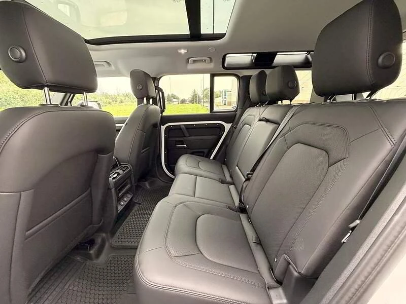 2025 Land Rover Defender L663 - Image 17 of 19