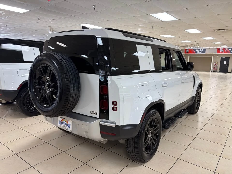 2025 Land Rover Defender L663 - Image 5 of 17