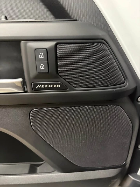2025 Land Rover Defender L663 - Image 17 of 17