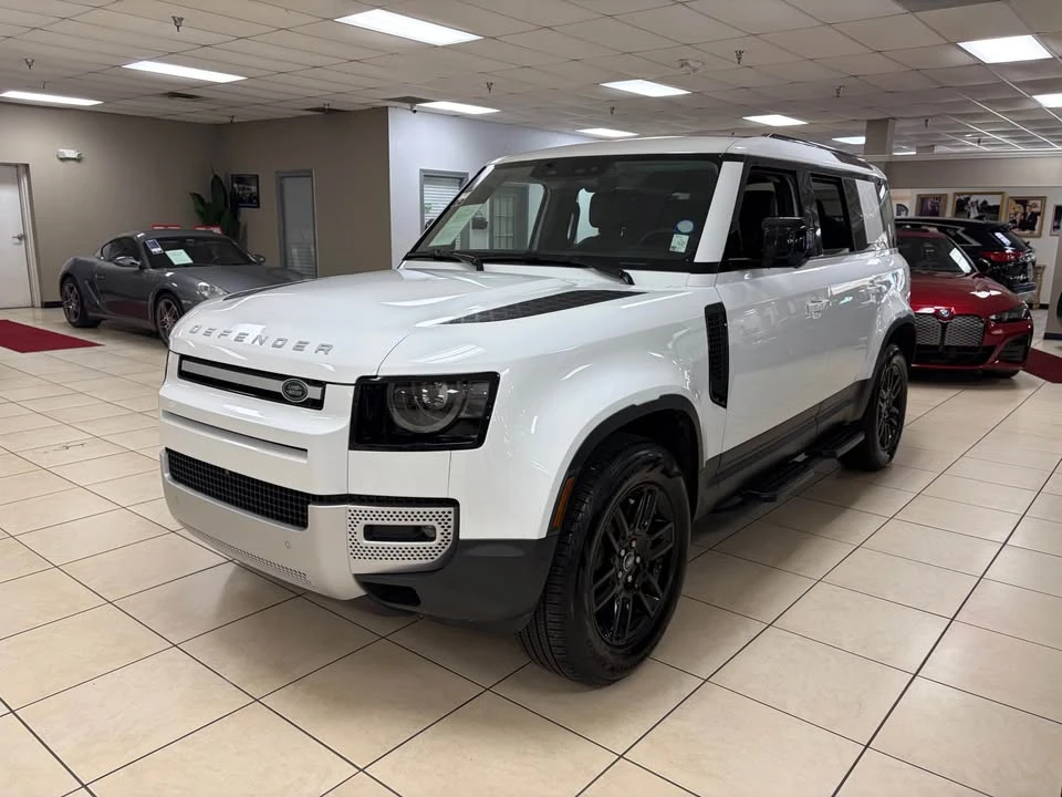 2025 Land Rover Defender L663 - Image 3 of 17
