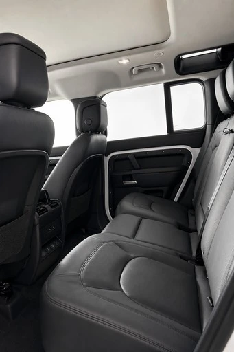2025 Land Rover Defender L663 - Image 6 of 8