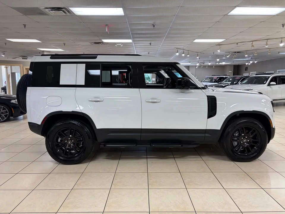 2025 Land Rover Defender L663 - Image 4 of 17