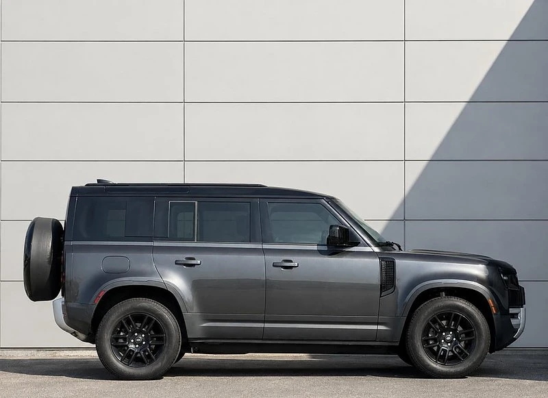 2025 Land Rover Defender L663 - Image 7 of 20