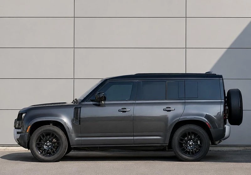 2025 Land Rover Defender L663 - Image 3 of 20