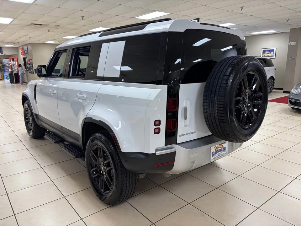 2025 Land Rover Defender L663 - Image 7 of 17