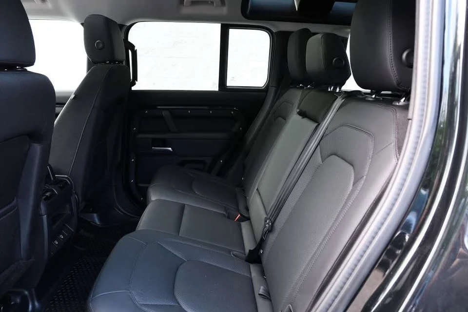 2025 Land Rover Defender L663 - Image 7 of 20
