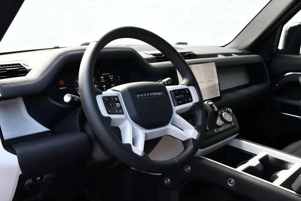 2025 Land Rover Defender L663 - Image 11 of 20