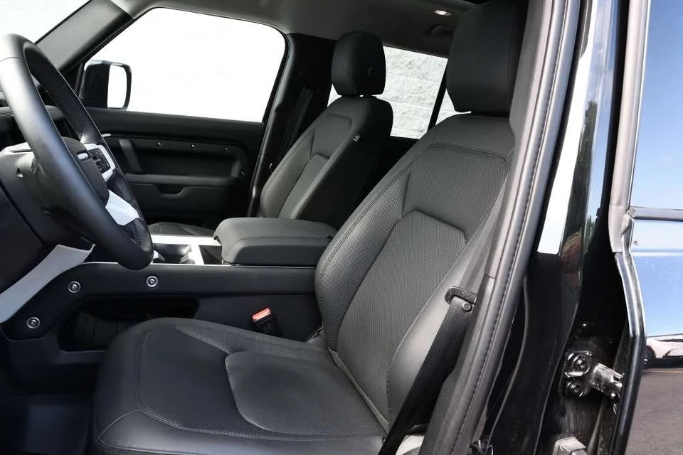 2025 Land Rover Defender L663 - Image 6 of 20