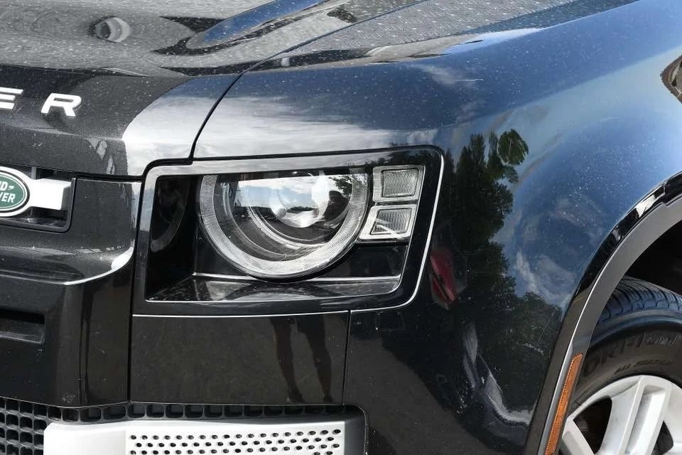 2025 Land Rover Defender L663 - Image 8 of 20