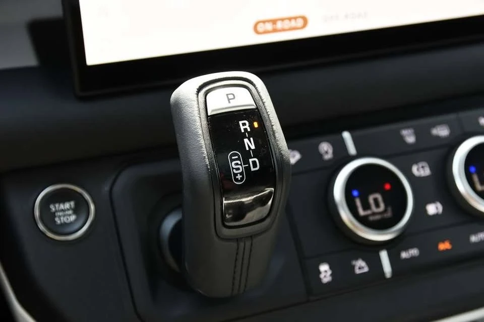 2025 Land Rover Defender L663 - Image 19 of 20
