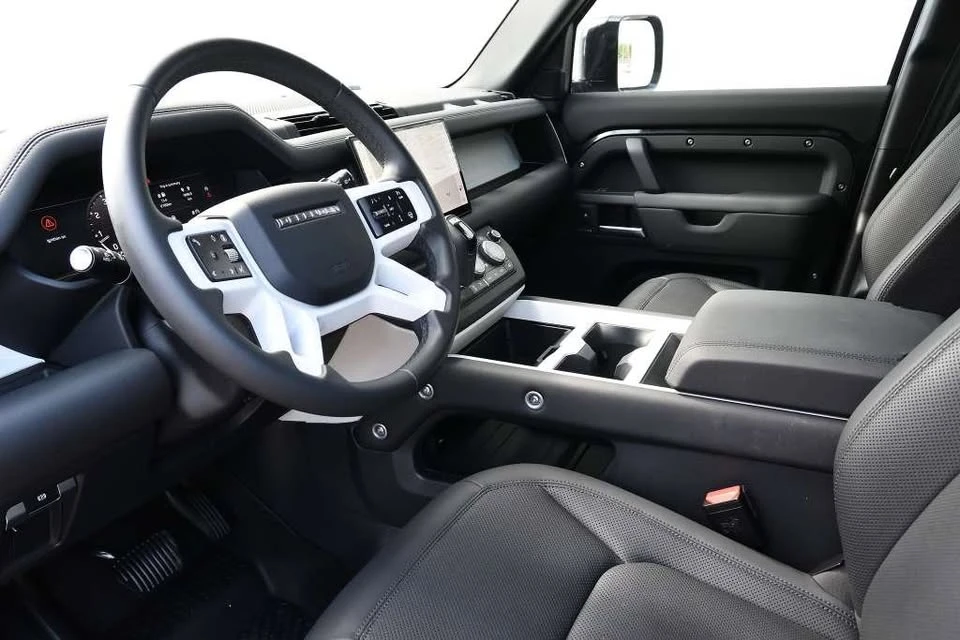 2025 Land Rover Defender L663 - Image 5 of 20