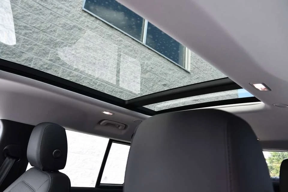 2025 Land Rover Defender L663 - Image 15 of 20