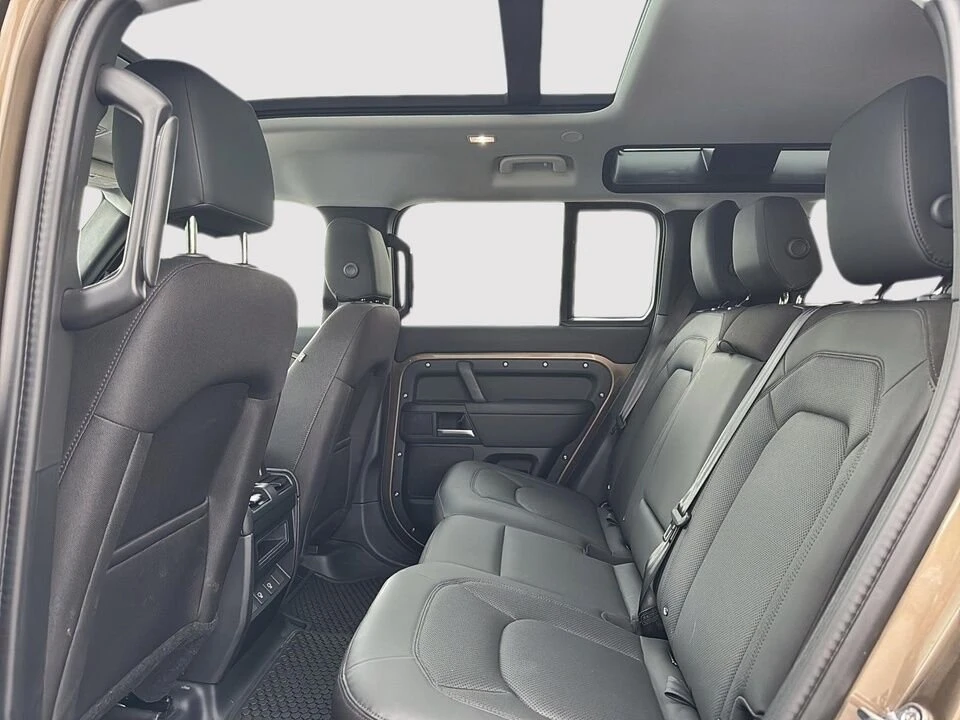 2025 Land Rover Defender L663 - Image 17 of 20