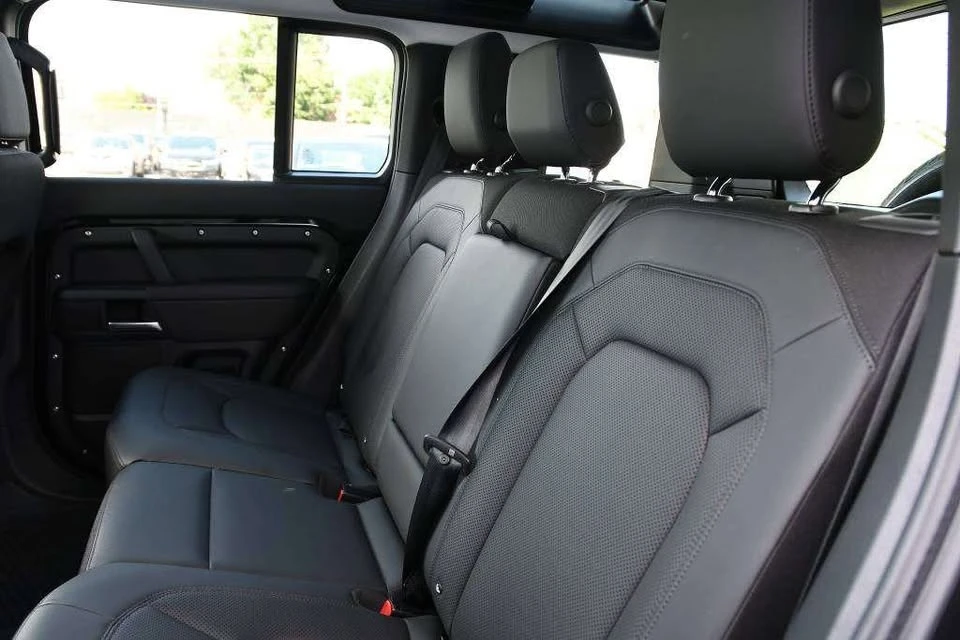 2025 Land Rover Defender L663 - Image 7 of 20