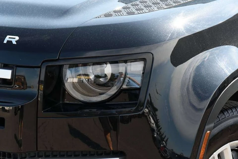 2025 Land Rover Defender L663 - Image 9 of 20
