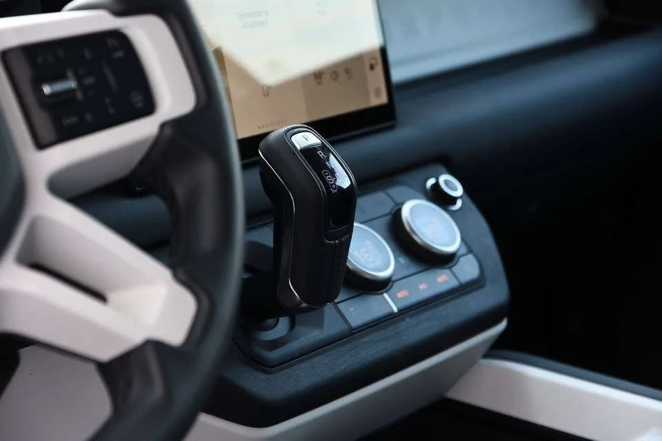 2025 Land Rover Defender L663 - Image 13 of 20