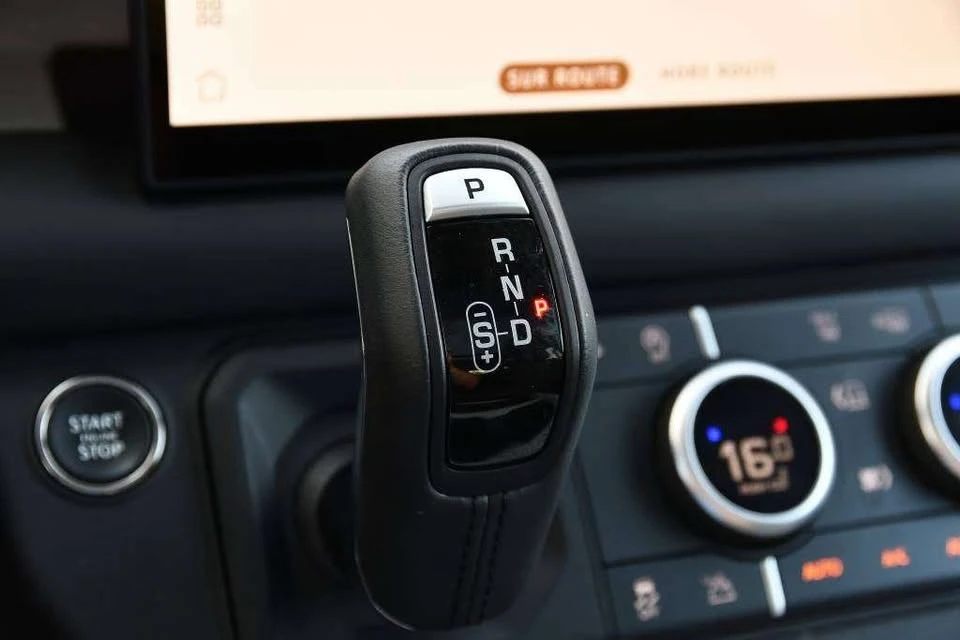 2025 Land Rover Defender L663 - Image 19 of 20