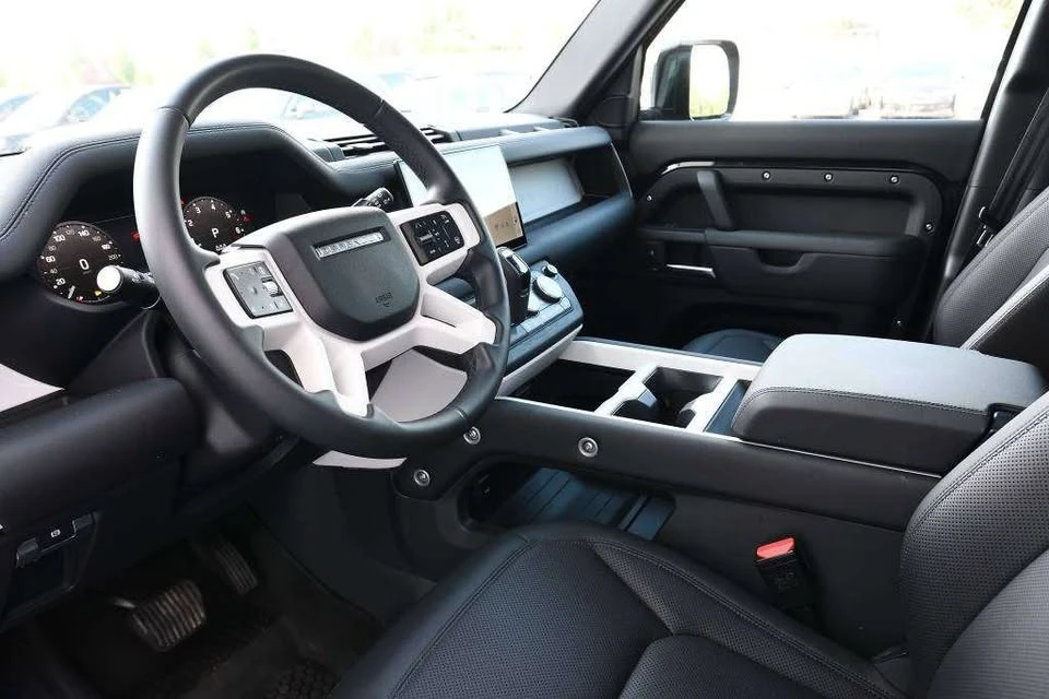 2025 Land Rover Defender L663 - Image 5 of 20