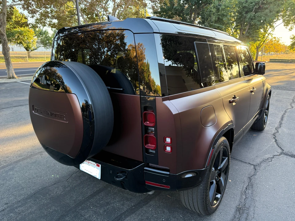 2025 Land Rover Defender L663 - Image 14 of 31