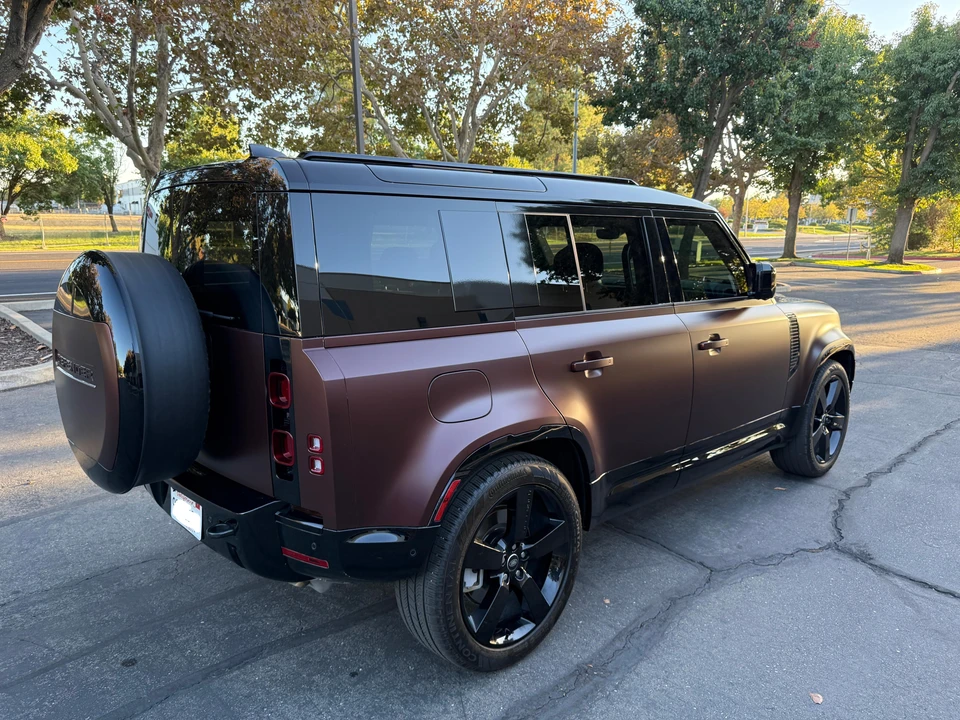 2025 Land Rover Defender L663 - Image 15 of 31