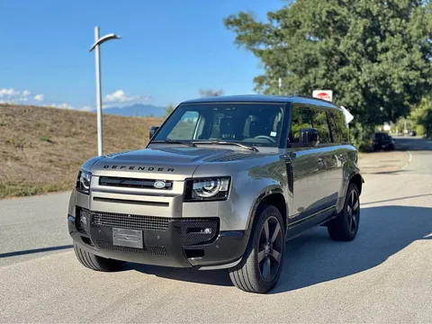 2025 Land Rover Defender 110 P400 X-Dynamic SE