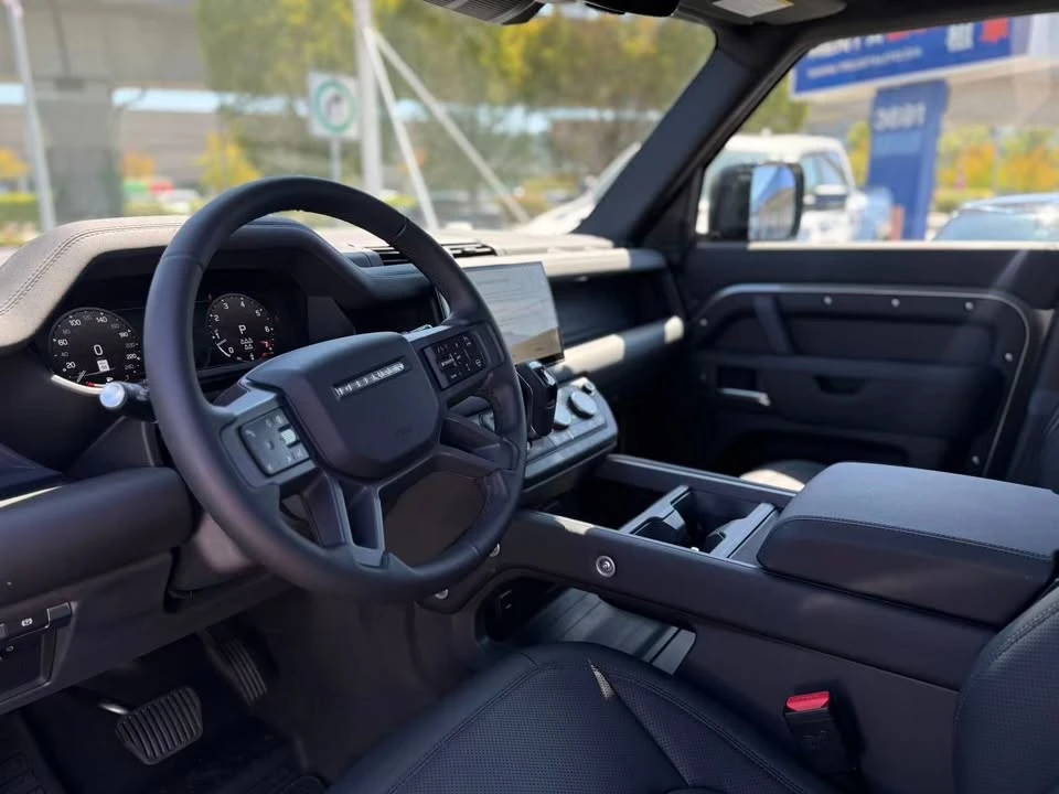 2025 Land Rover Defender L663 - Image 10 of 20