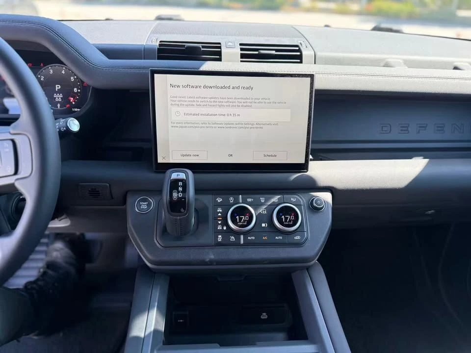 2025 Land Rover Defender L663 - Image 18 of 20