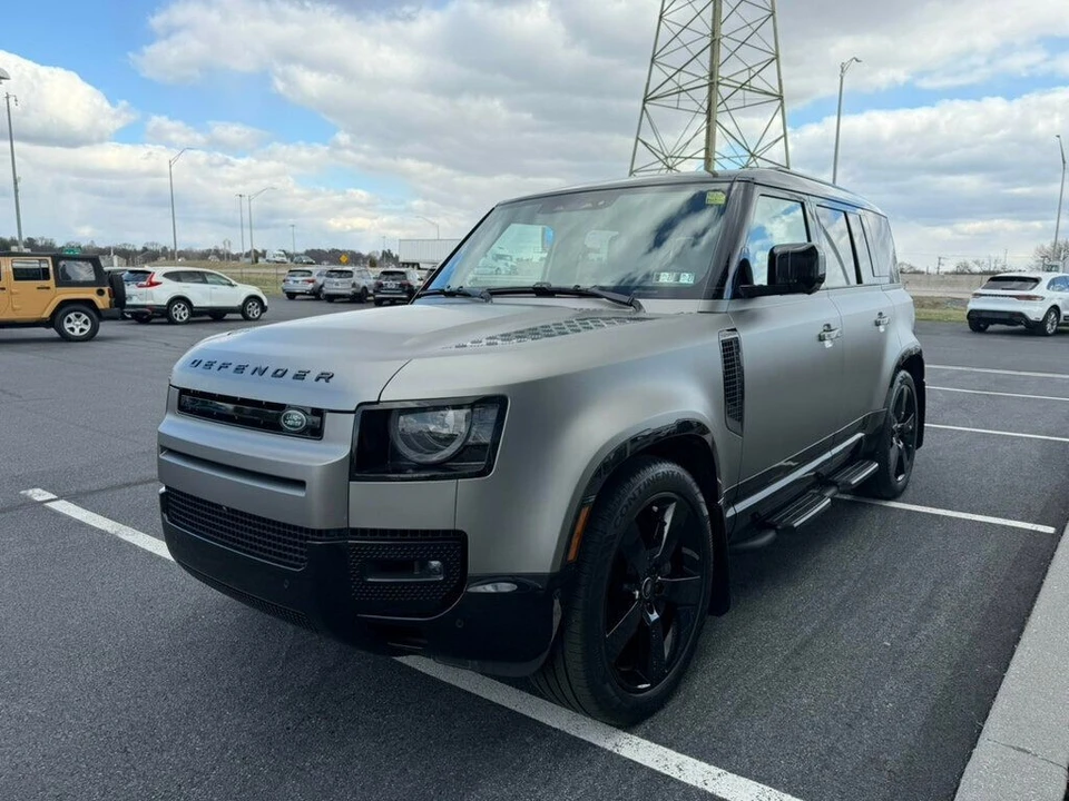 2025 Land Rover Defender L663 - Image 6 of 12