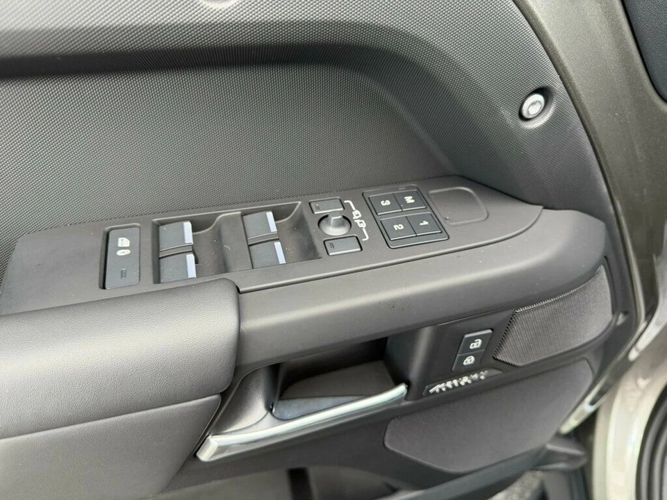2025 Land Rover Defender L663 - Image 10 of 12
