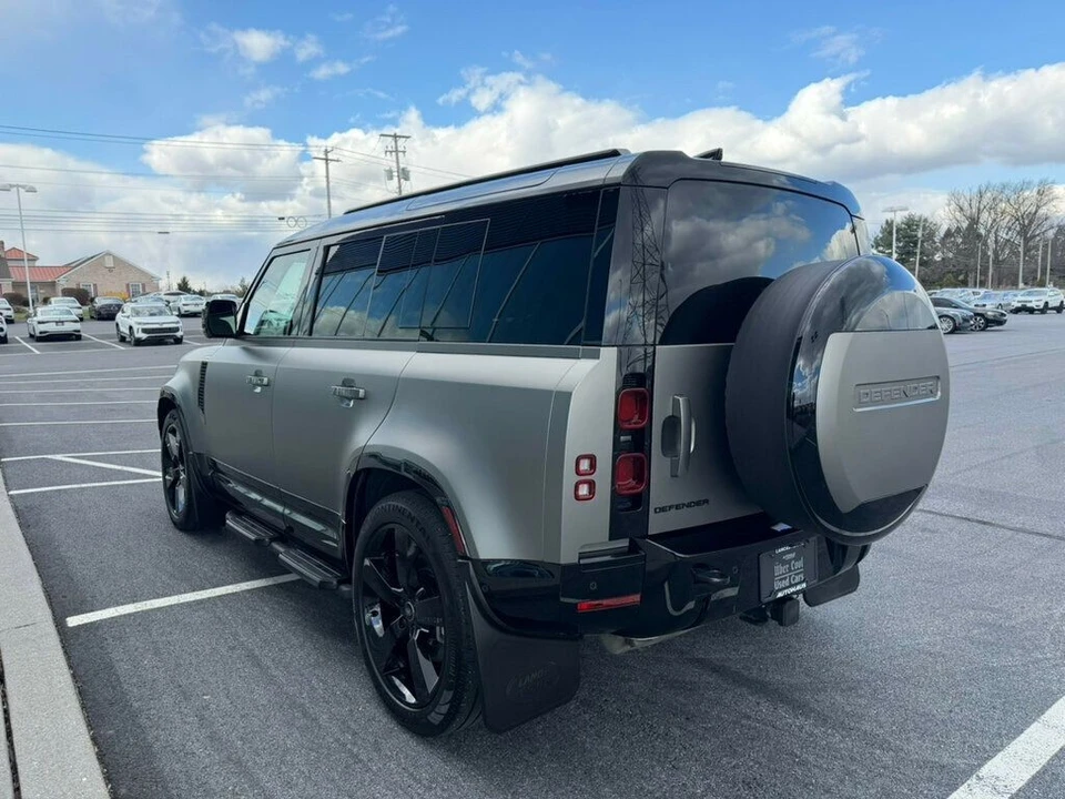 2025 Land Rover Defender L663 - Image 4 of 12