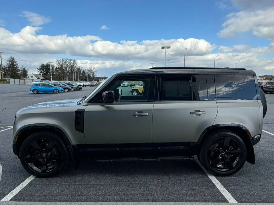 2025 Land Rover Defender L663 - Image 5 of 12