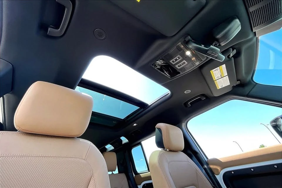 2025 Land Rover Defender L663 - Image 4 of 6