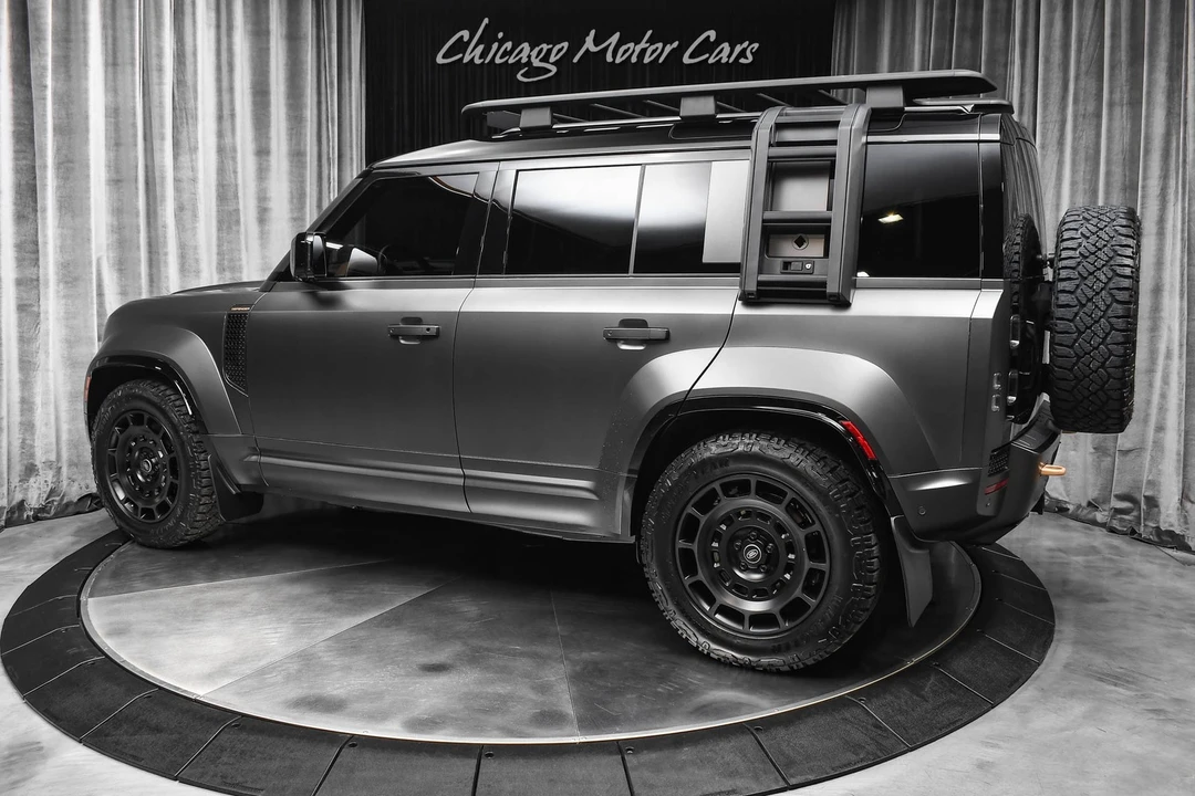 2025 Land Rover Defender Octa - Image 3 of 31