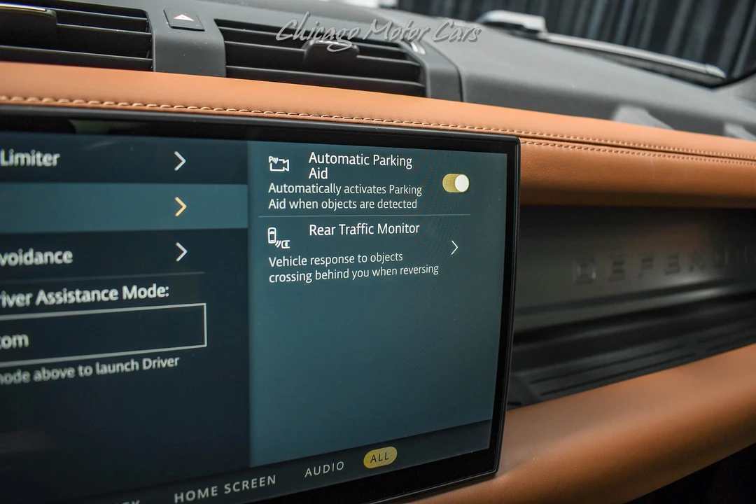 2025 Land Rover Defender Octa - Image 17 of 31