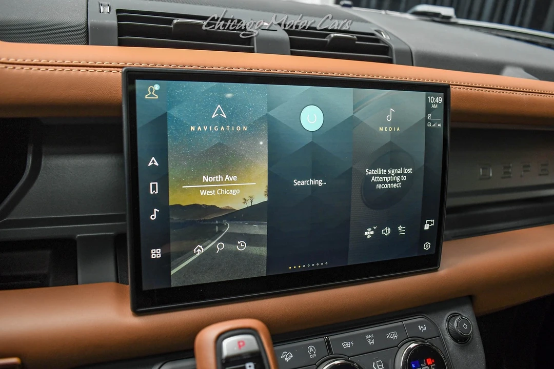 2025 Land Rover Defender Octa - Image 14 of 31