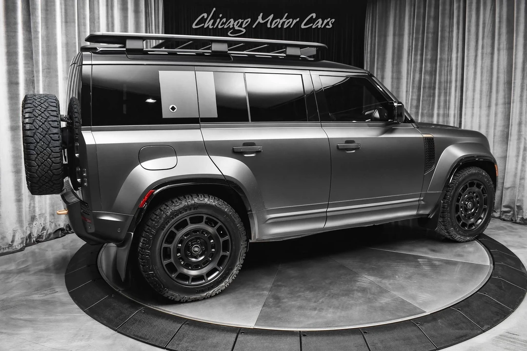 2025 Land Rover Defender Octa - Image 5 of 31